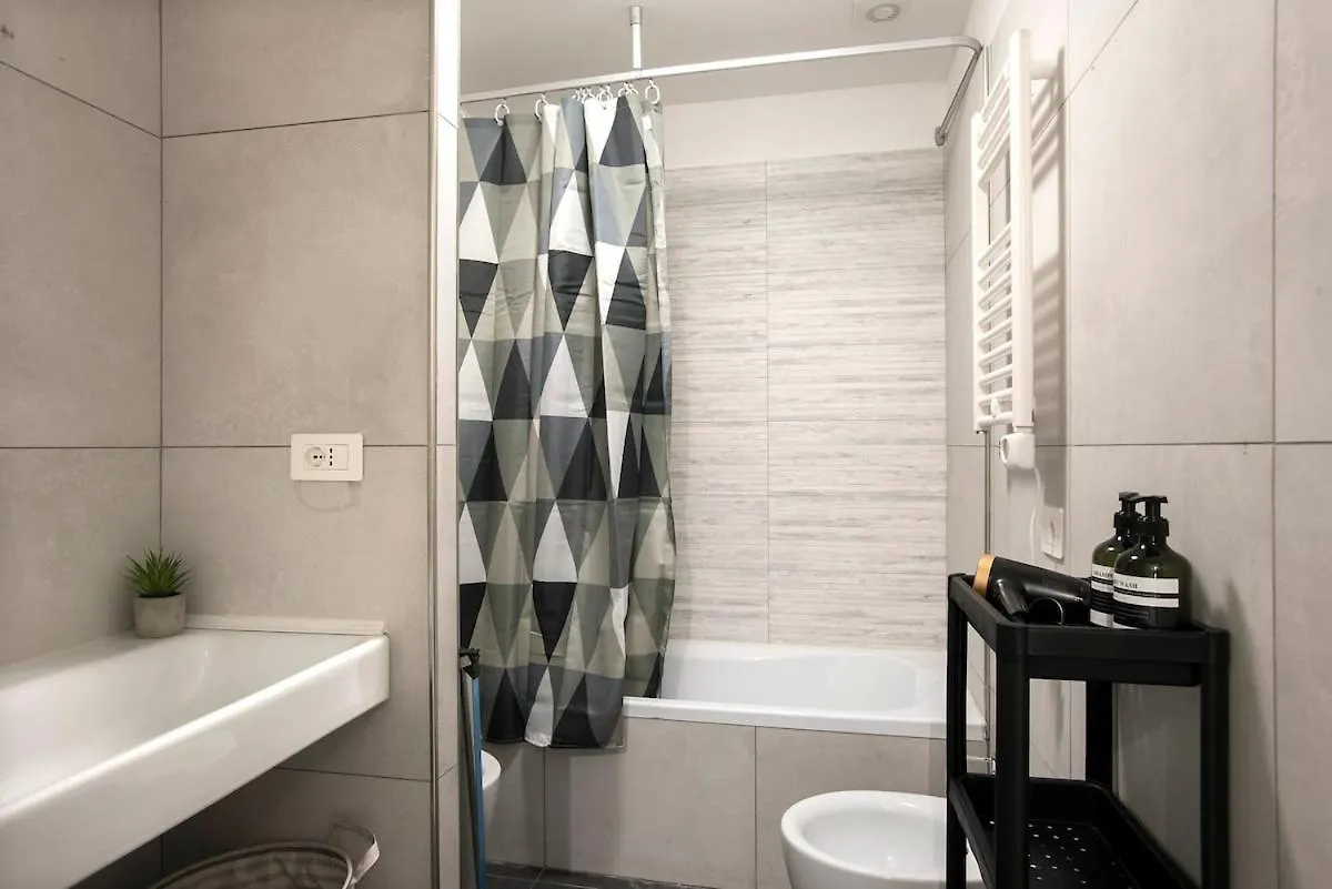 Urban Oasis With Patio For 5 Guests - Reserved Parking - Termini Rome Italy