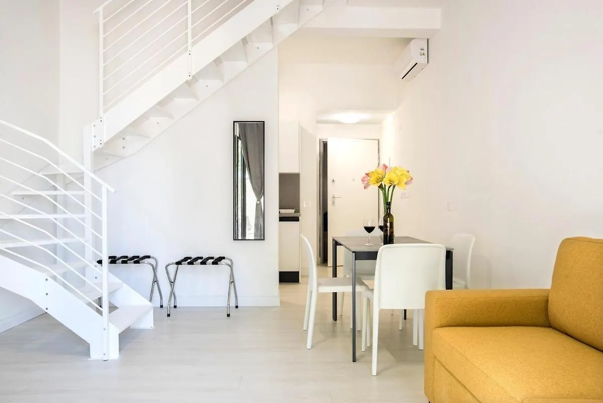 Urban Oasis With Patio For 5 Guests - Reserved Parking - Termini Rome Apartment