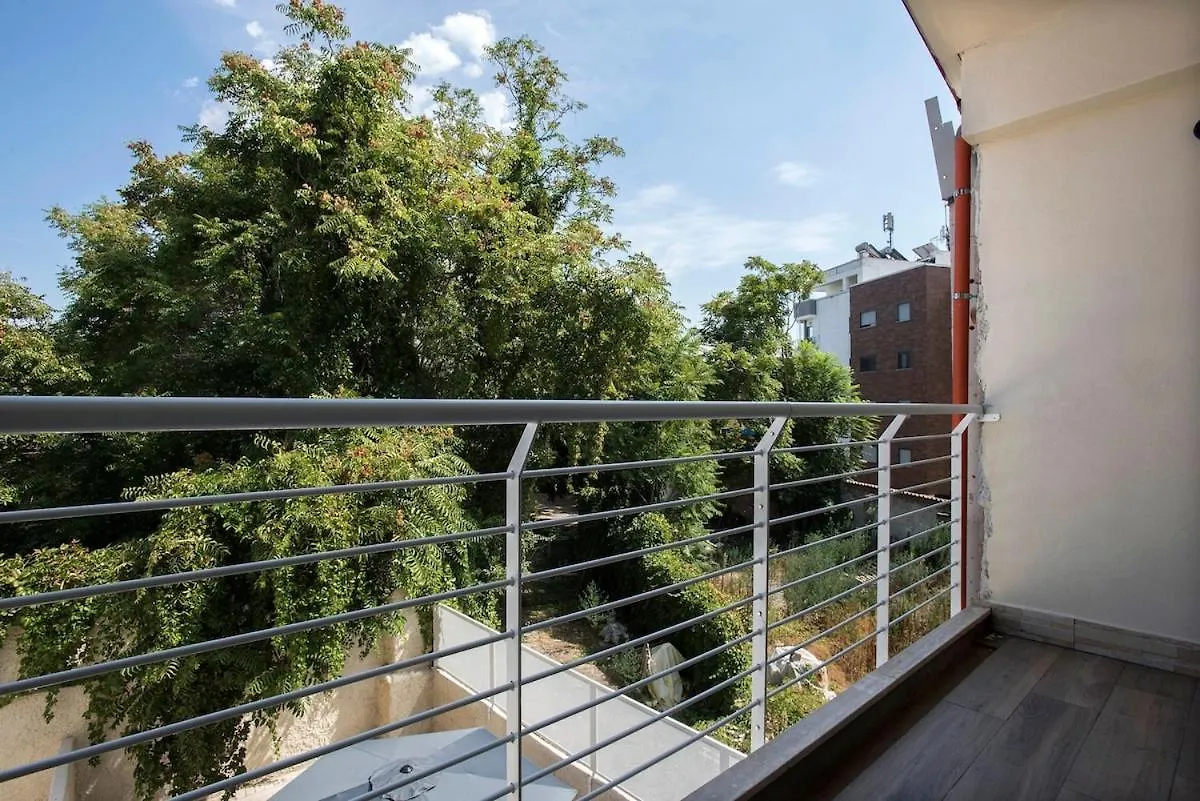 Urban Oasis With Patio For 5 Guests - Reserved Parking - Termini Rome Italy