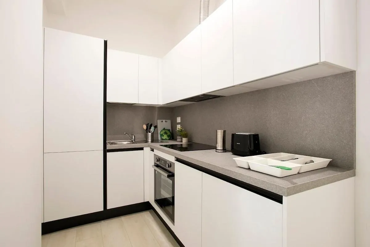 Urban Oasis With Patio For 5 Guests - Reserved Parking - Termini Rome 0*,  Italy