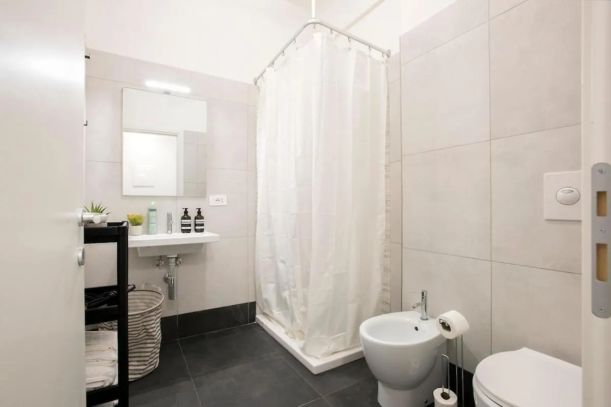 Urban Oasis With Patio For 5 Guests - Reserved Parking - Termini Rome 0*,  Italy