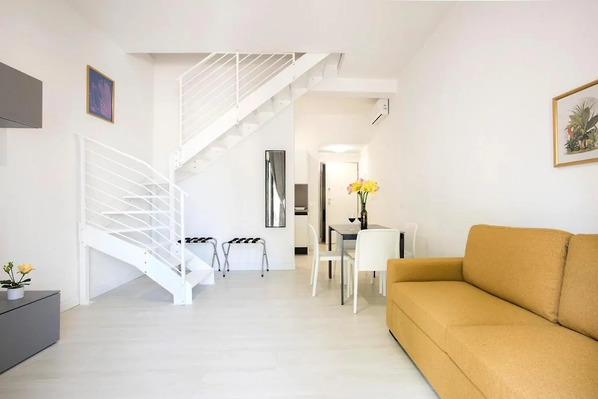 Urban Oasis With Patio For 5 Guests - Reserved Parking - Termini Rome