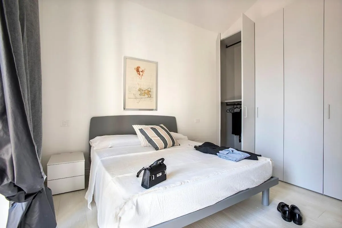 Apartment Urban Oasis With Patio For 5 Guests - Reserved Parking - Termini Rome
