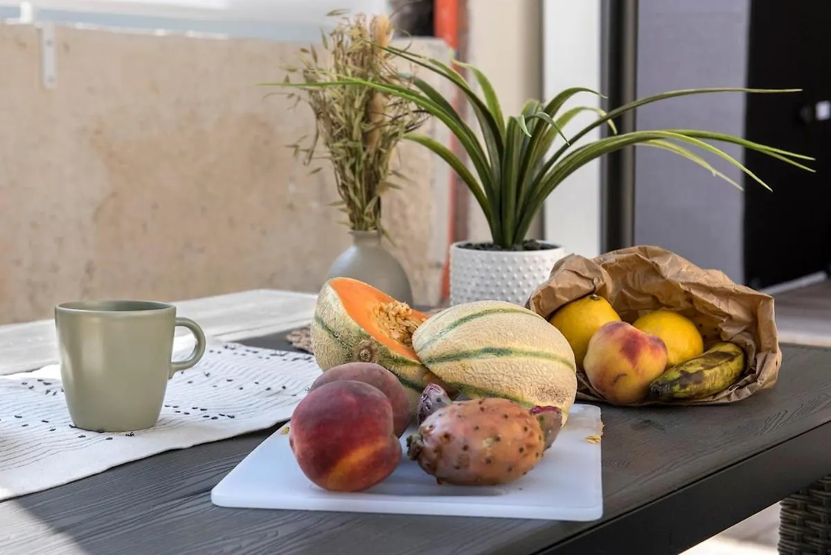 Urban Oasis With Patio For 5 Guests - Reserved Parking - Termini Rome 0*,